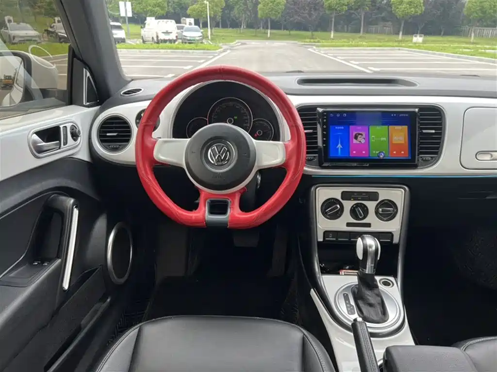 Volkswagen Beetle 2017 180TSI Enjoy фото 12