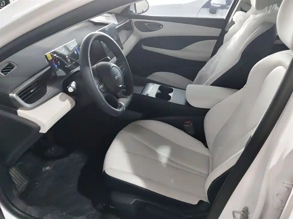 BYD Hai Bao 05 DM-i 2026 DM-i 128KM Luxury фото 15