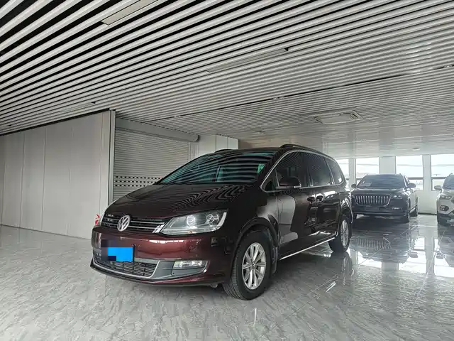 Volkswagen Sharan 2016 380TSI Warm Red Limited Edition — фото 1