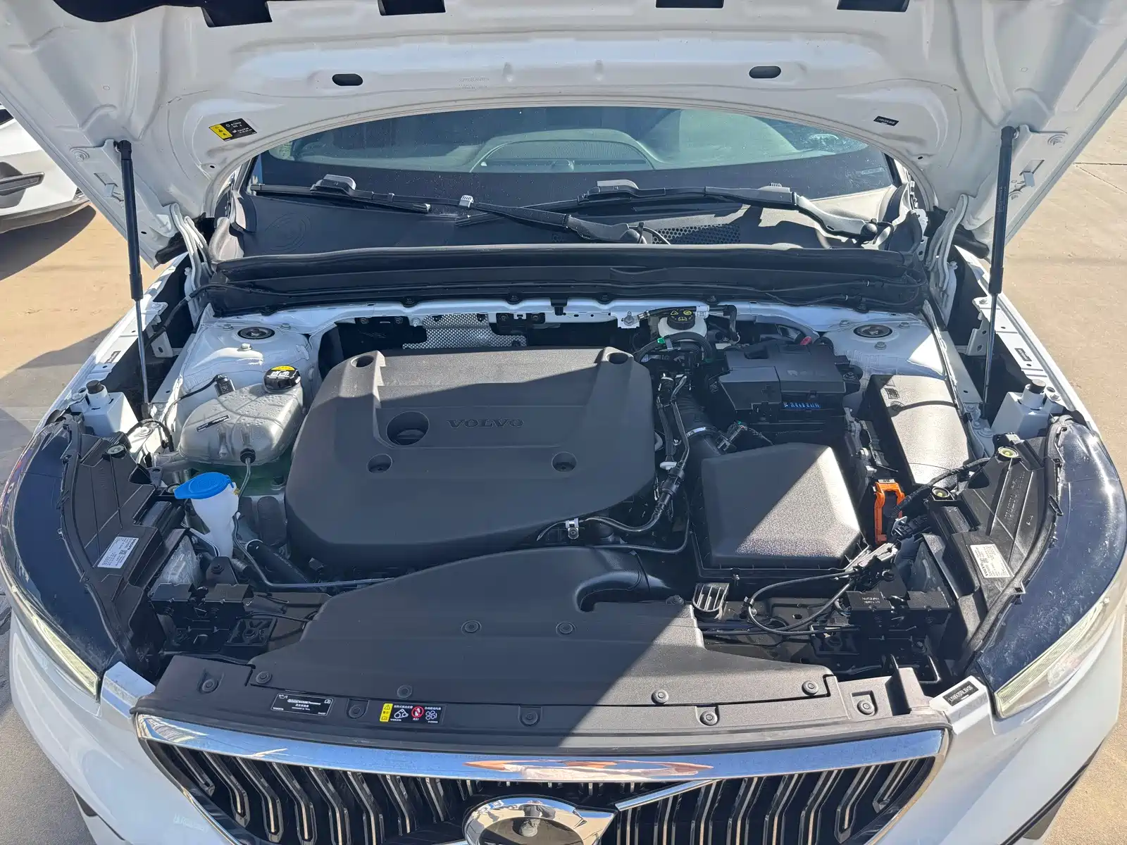 Photo 8 - Volvo XC40