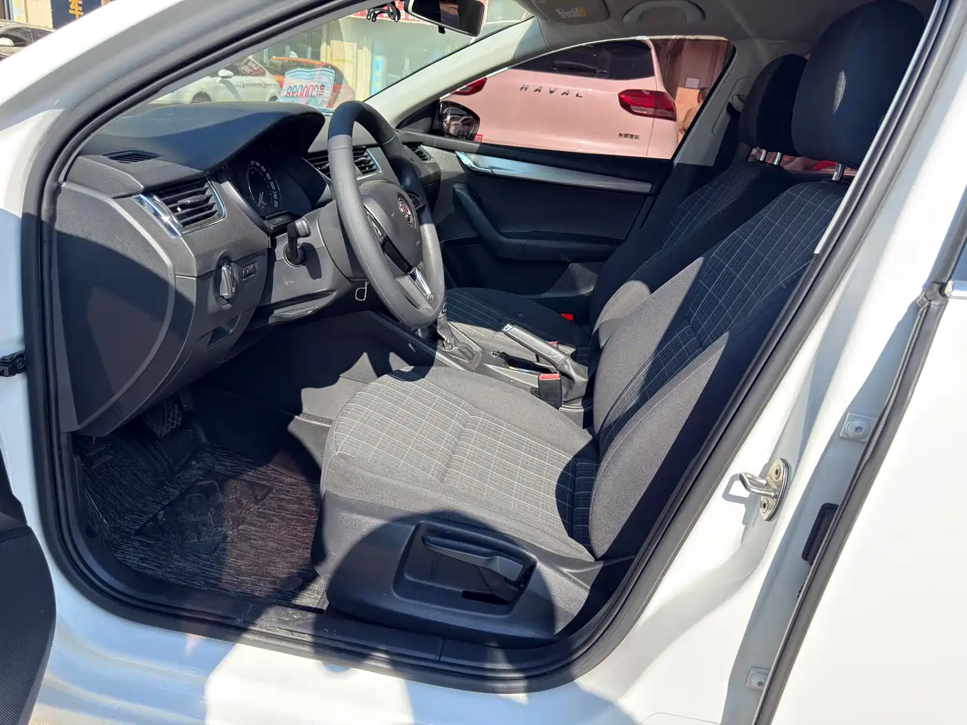Škoda Octavia 2019 1.5L Automatic Smart Comfort China VI фото 7