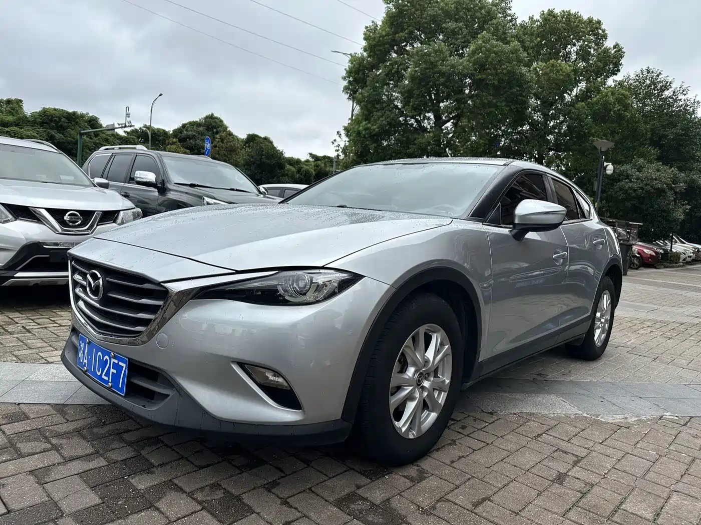 Photo 1 - Mazda CX-4
