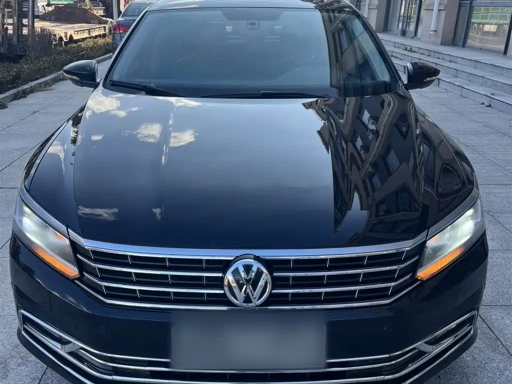 Volkswagen Passat 2015 1.8TSI DSG Honor Edition фото 12
