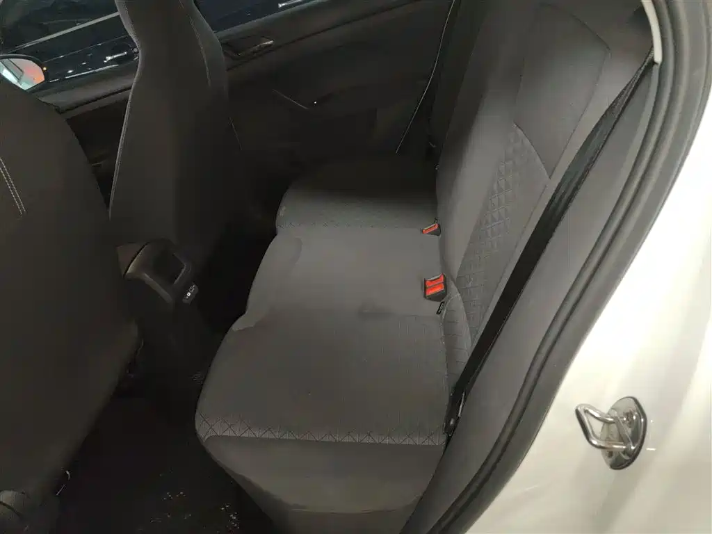 VOLKSWAGEN TU KAI