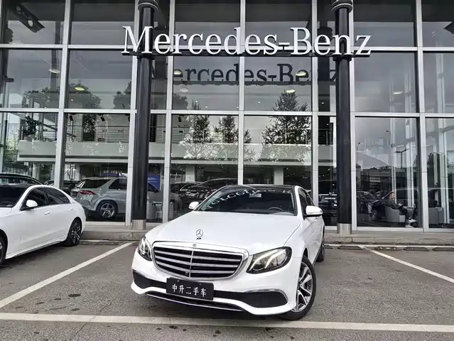 MERCEDES-BENZ E CLASS