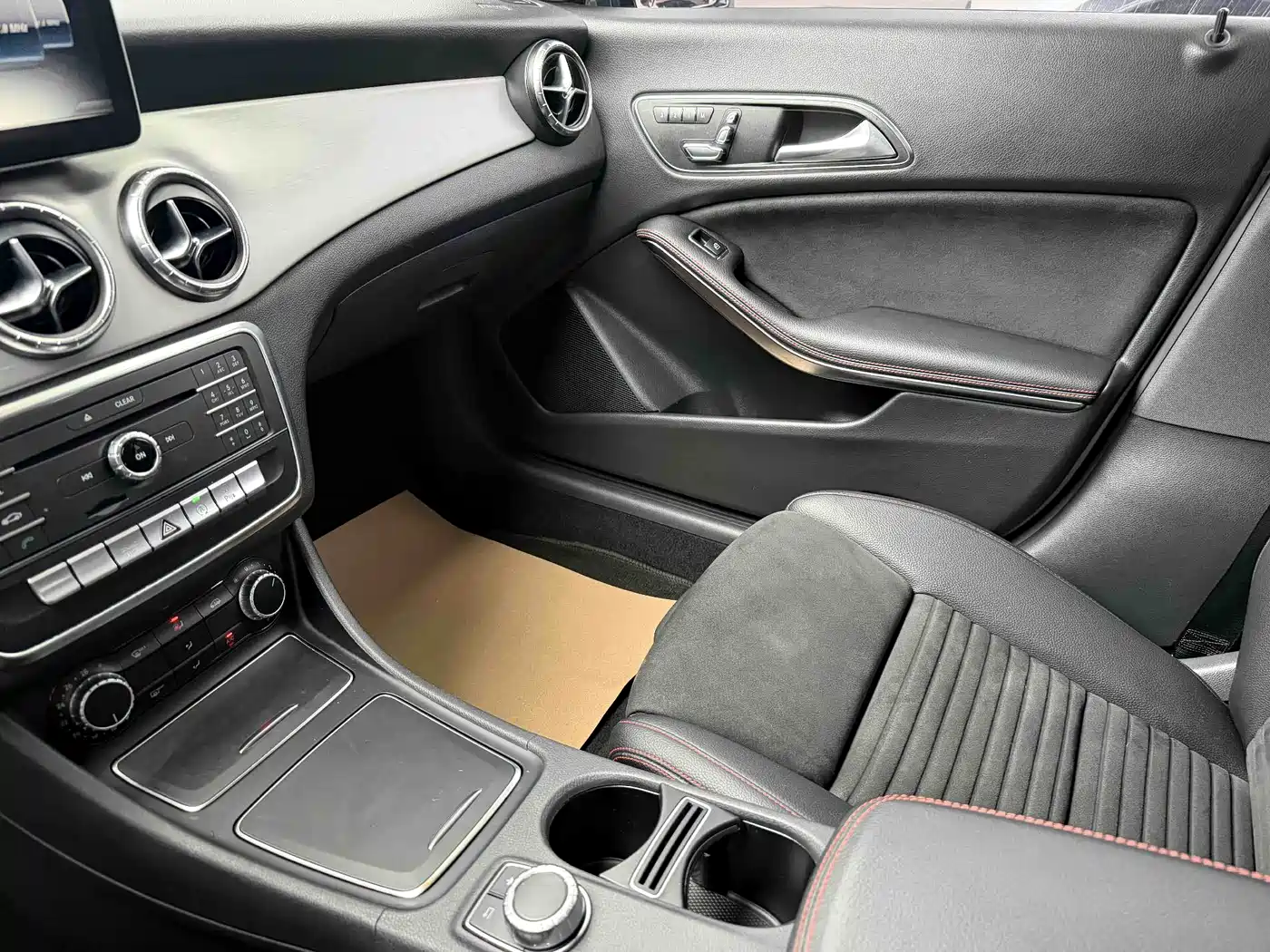 Mercedes-Benz CLA (Import) 2016 CLA 220 4MATIC фото 10