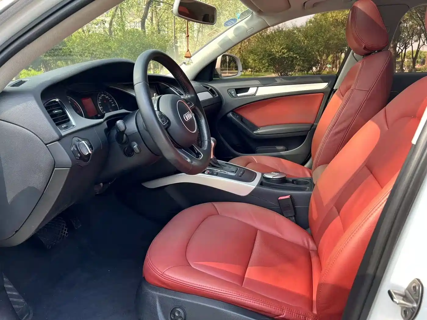 Audi A4L 2012 2.0 TFSI Auto Comfort фото 10