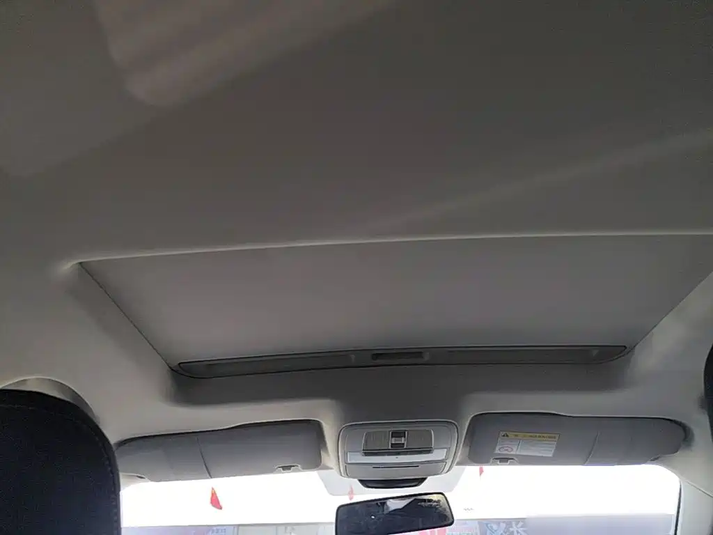 Roewe i5 2018 2019 1.5L Auto 4G-Connected Langyue Edition