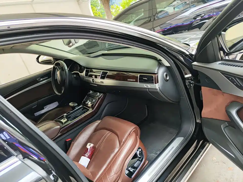 Audi A8 2014 A8L 50 TFSI quattro Luxury фото 3