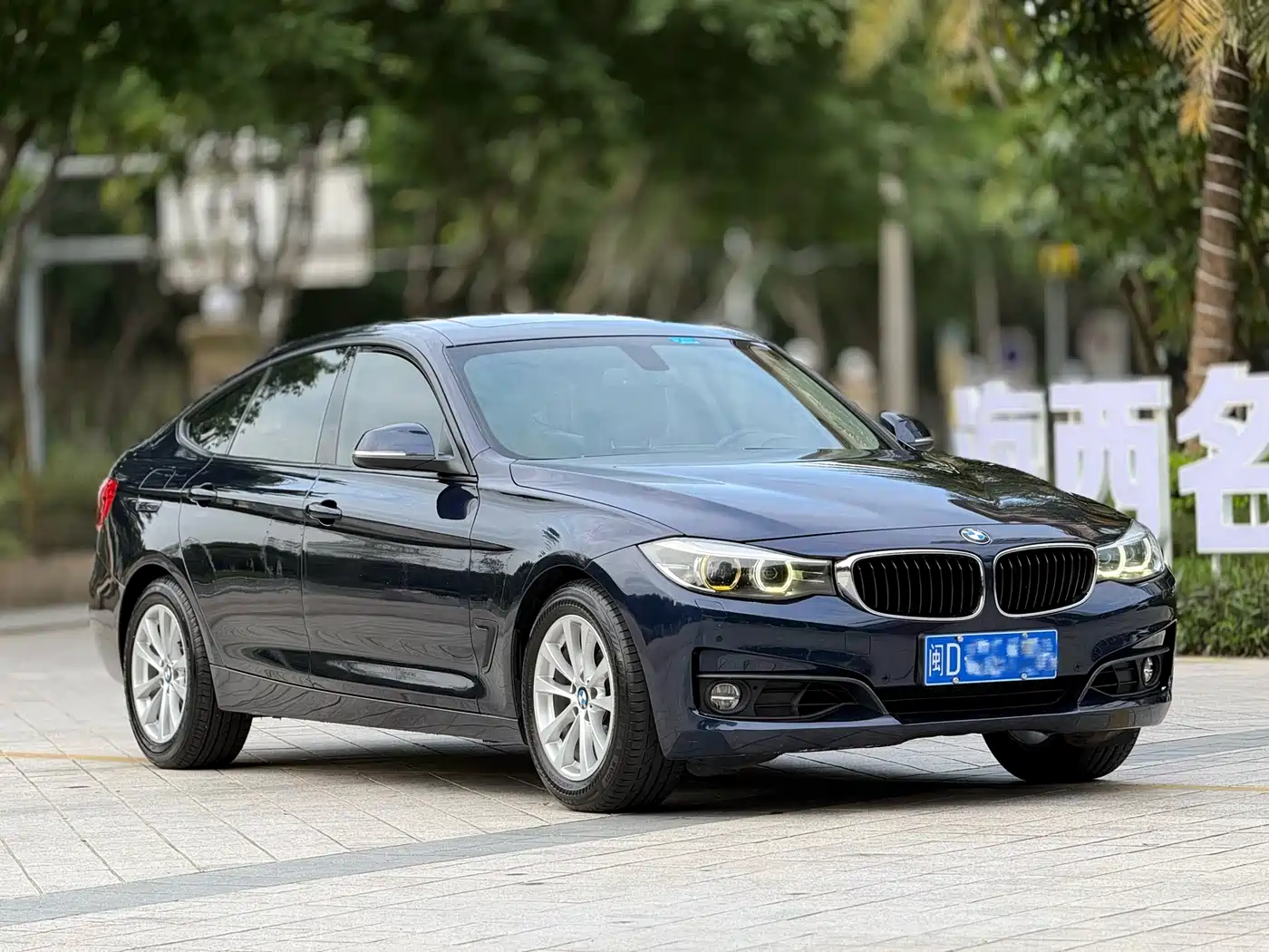 BMW 3 Series GT 2017 320i Fashion фото 3