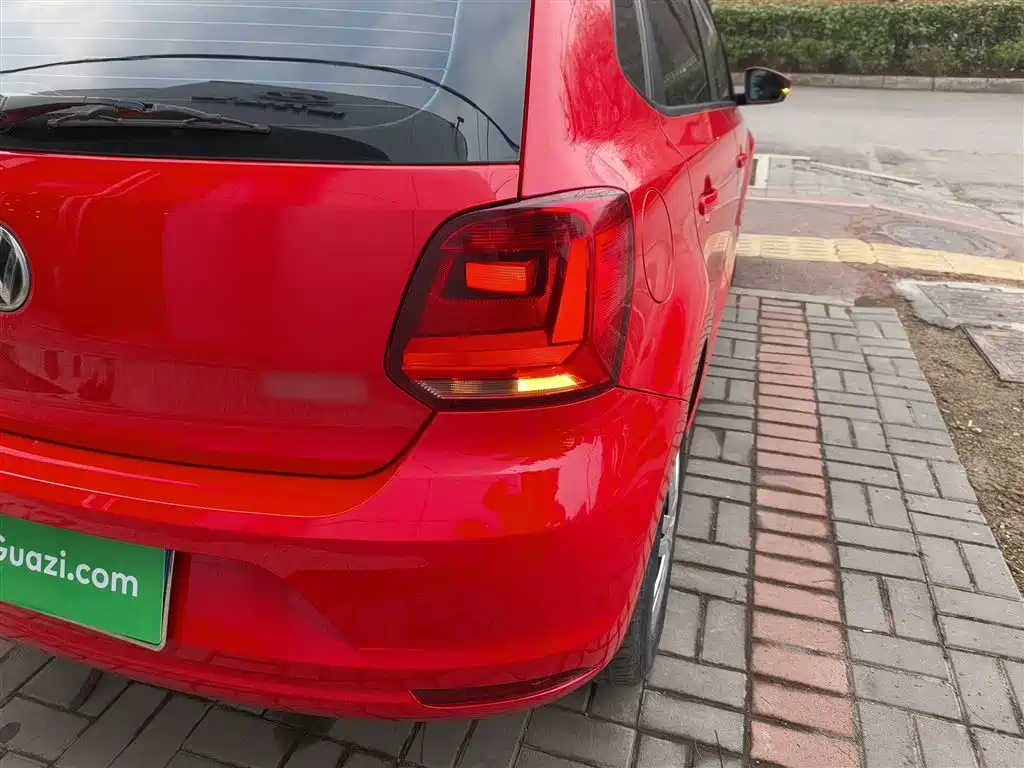 Volkswagen Polo 2016 1.4L Automatic Trend фото 8