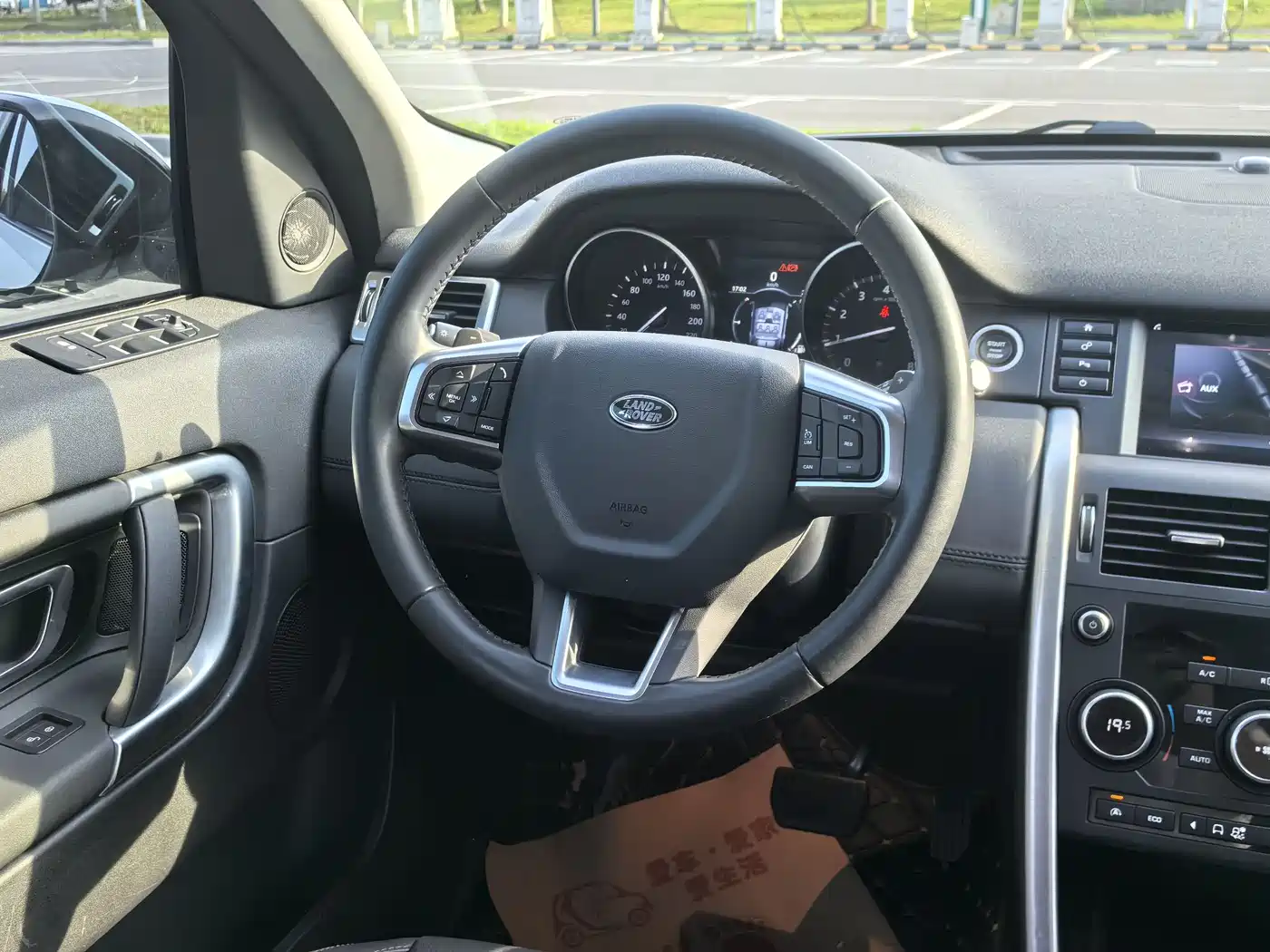 Land Rover Discovery Sport 2017 2.0T SE фото 13