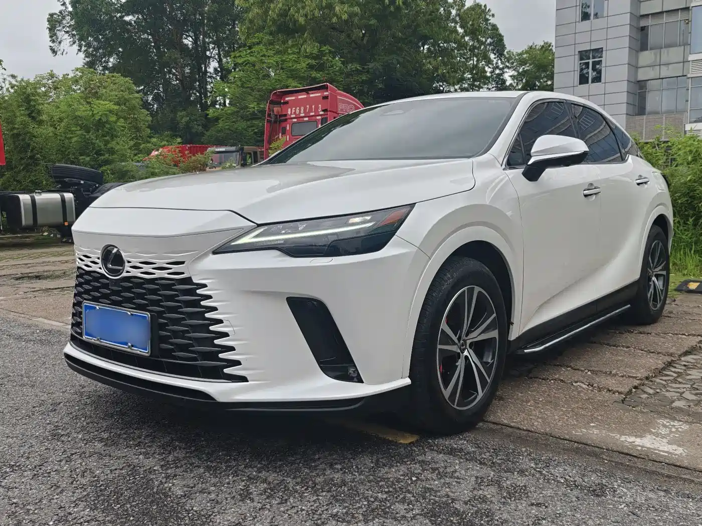 Lexus RX 2023 350h 2WD Joy Edition фото 3