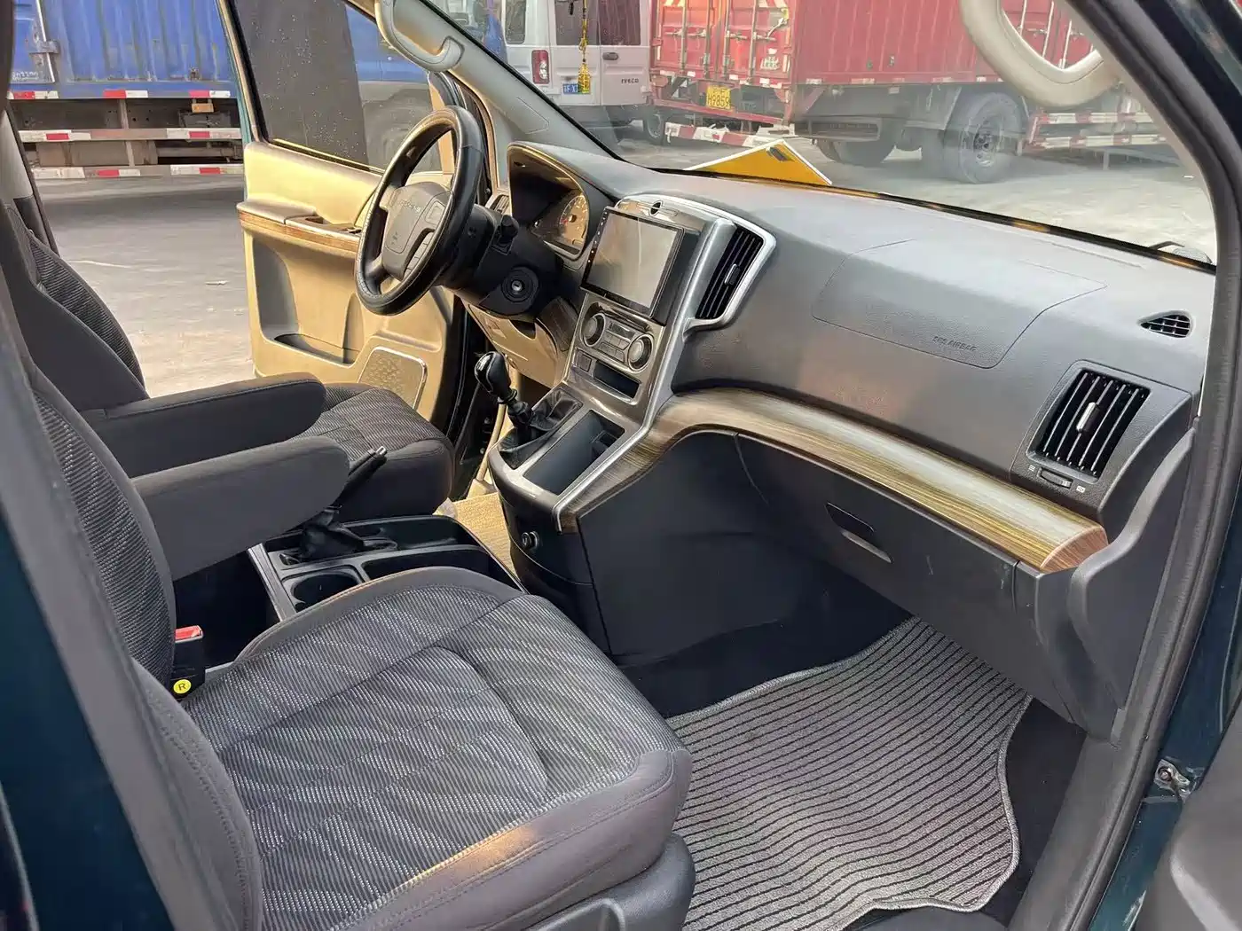 Dongfeng Fengxing Lingzhi PLUS 2022 2022 Wagon 2.0L Manual Luxury 7-Seater