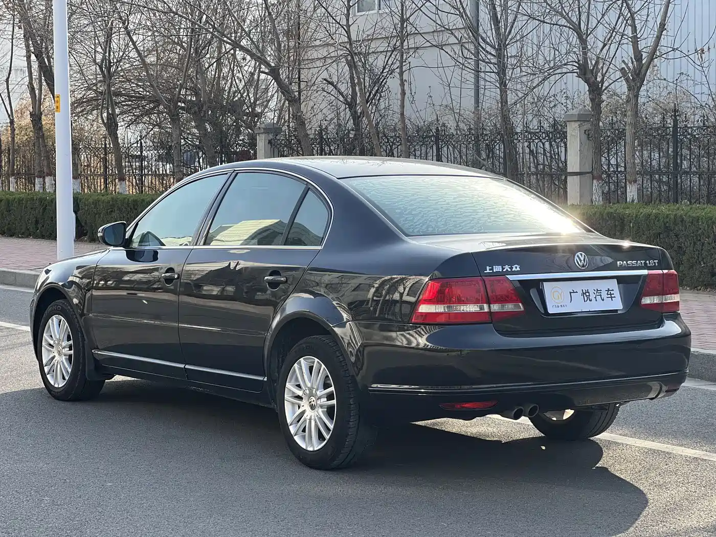 Volkswagen Passat Lingyu 2011 1.8T Automatic Premium фото 6
