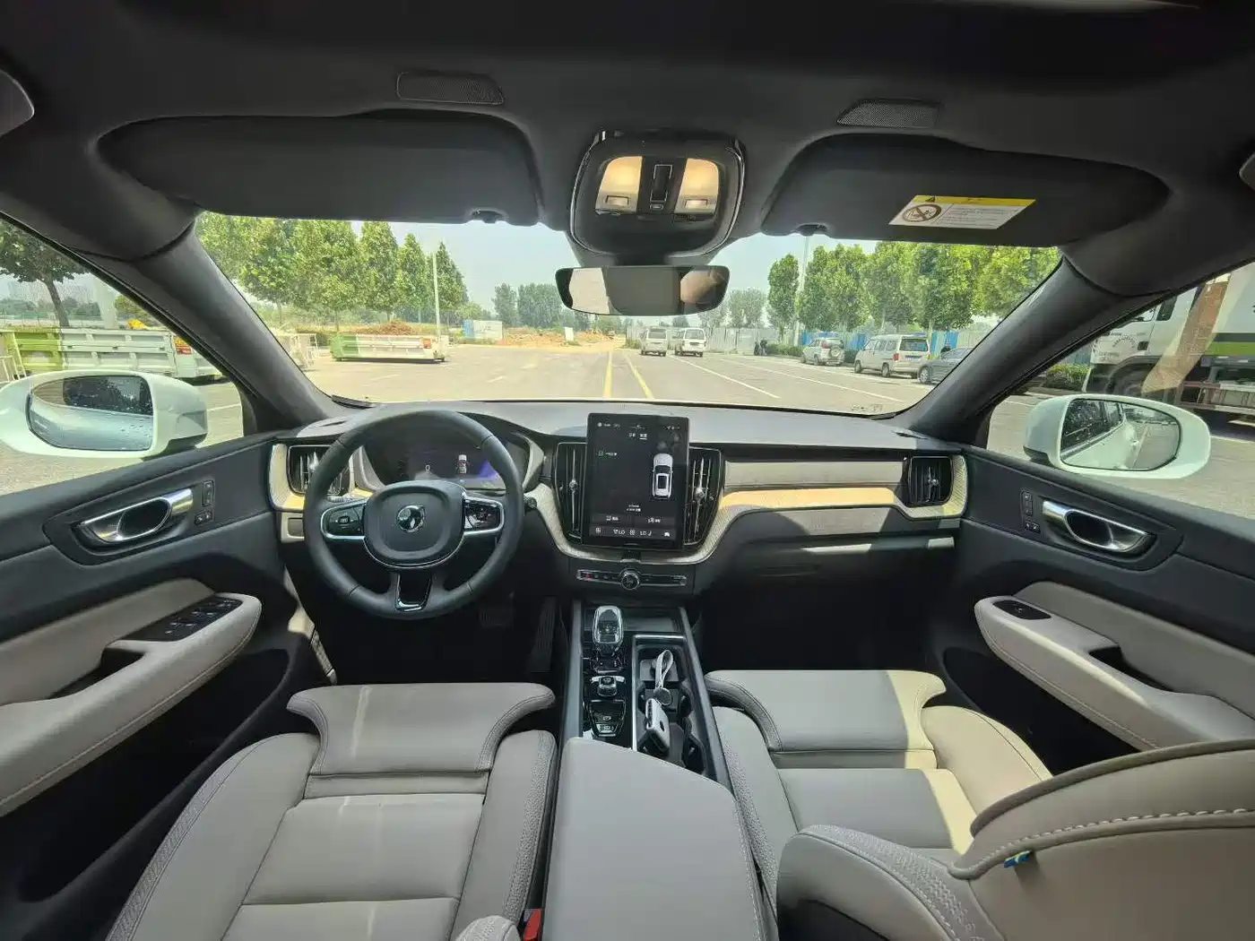 Volvo XC60 2026 Model B5 AWD Premium Luxury фото 6