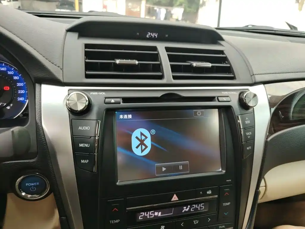 Фото 6 - Toyota Camry