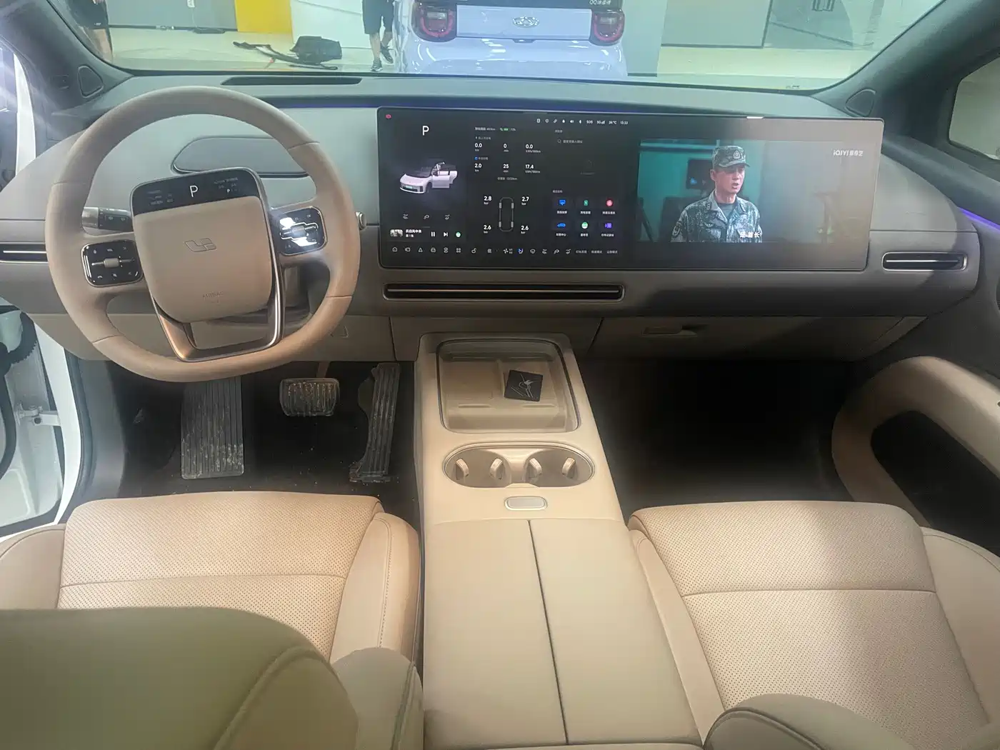 Li Auto i6 2026 2025 2WD Base Model