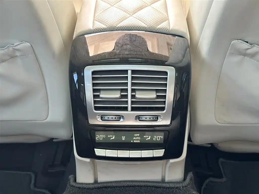 Mercedes-Benz S-Class 2011 S 350 L CGI фото 23