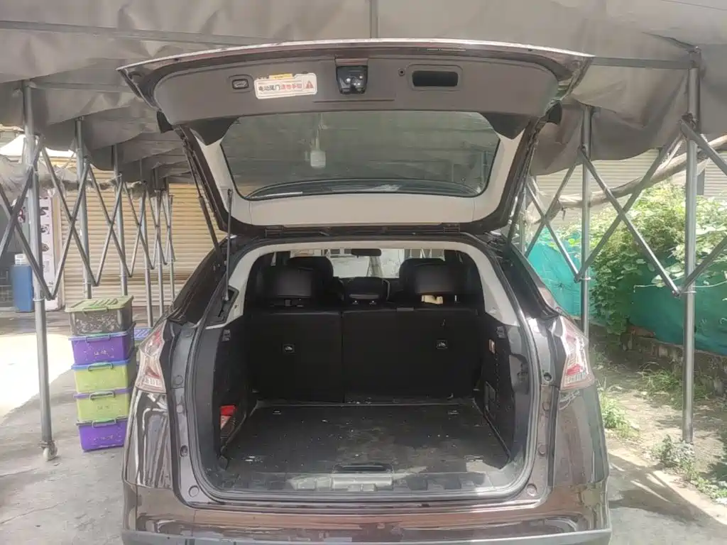 Luxgen U6 SUV 2015 2014 2.0T Wisdom Premium