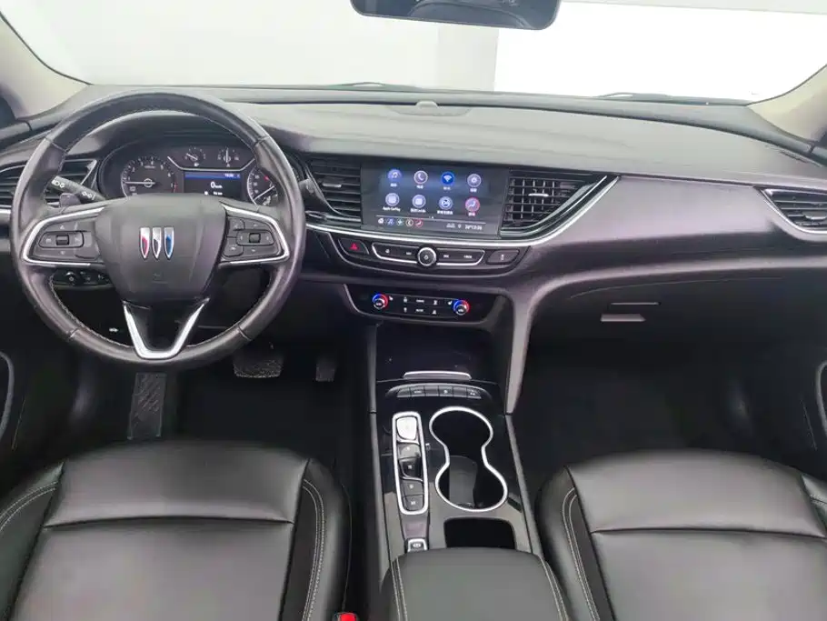 Photo 12 - Buick Regal
