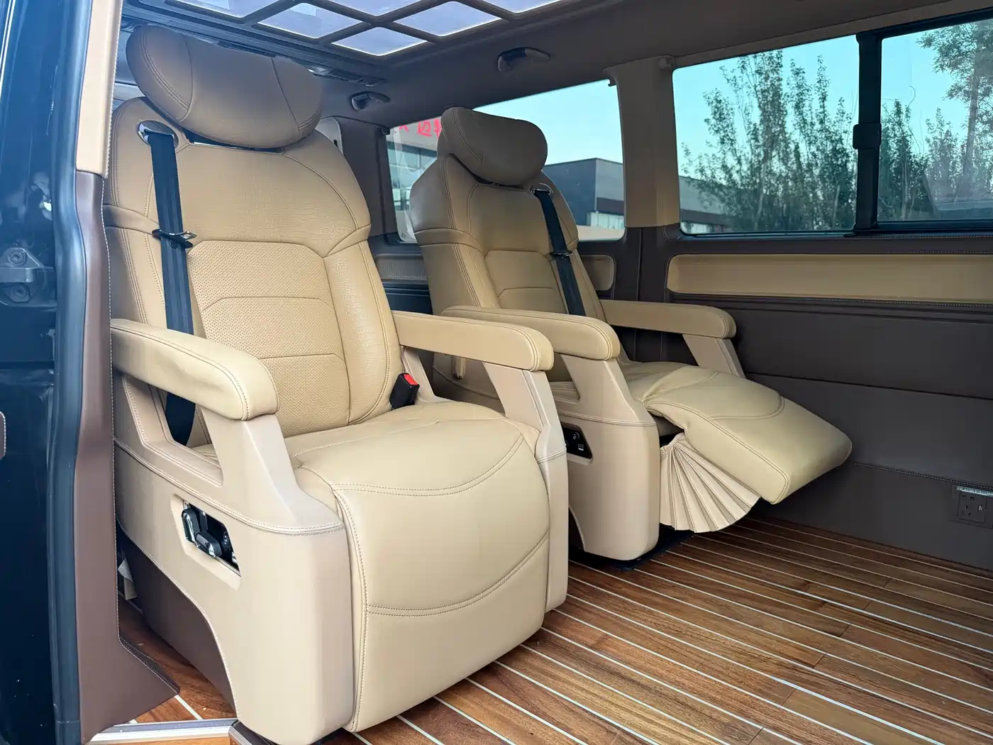 Volkswagen Caravelle 2017 2.0TSI 4WD Luxury 7-Seater фото 14
