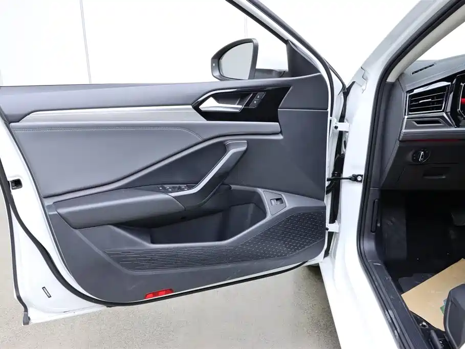 Volkswagen Sagitar 2021 280TSI DSG Comfort Smart Connect Edition фото 11