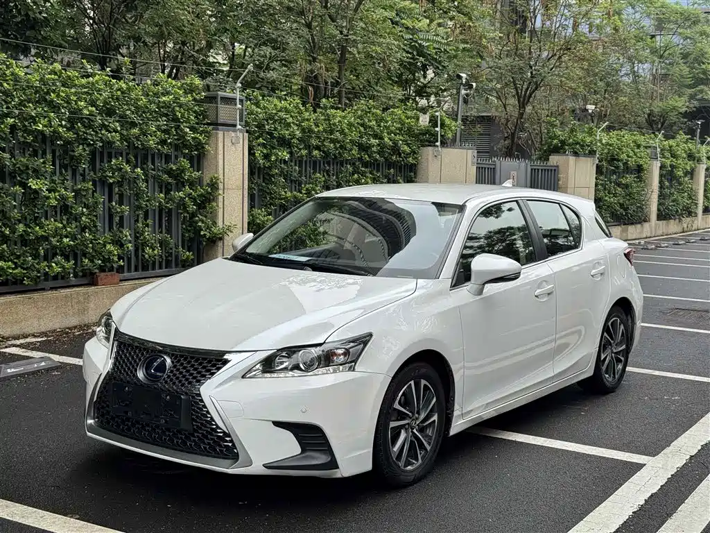 Lexus CT 2017 CT200h Elite Edition Monochrome China V