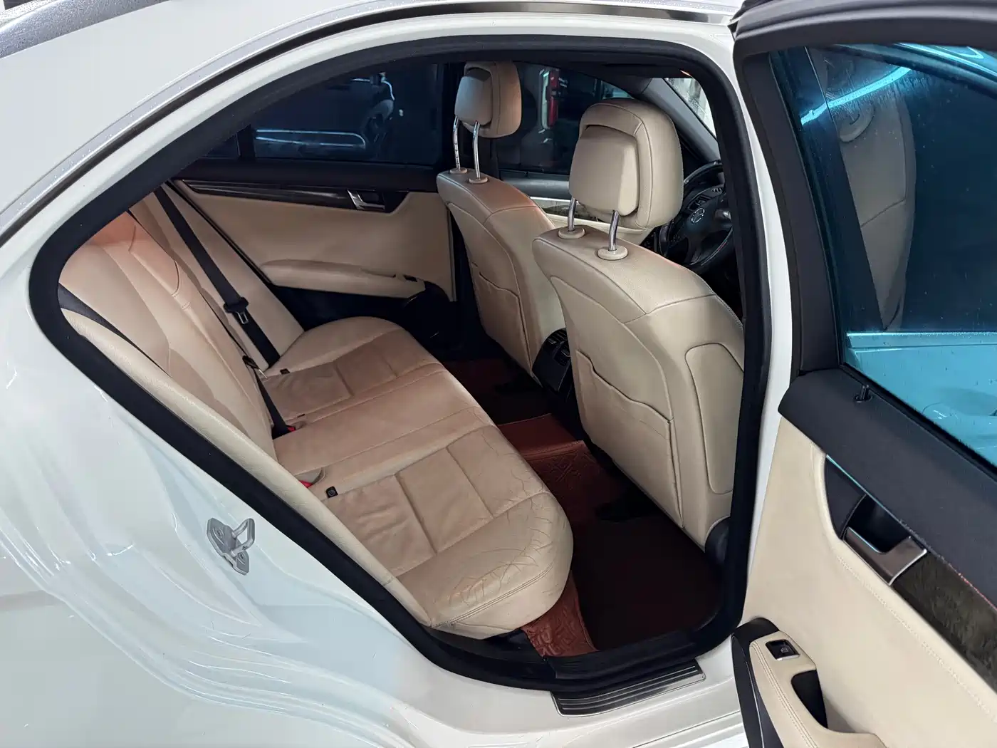 Mercedes-Benz C-Class 2011 C 200 CGI Fashion фото 10