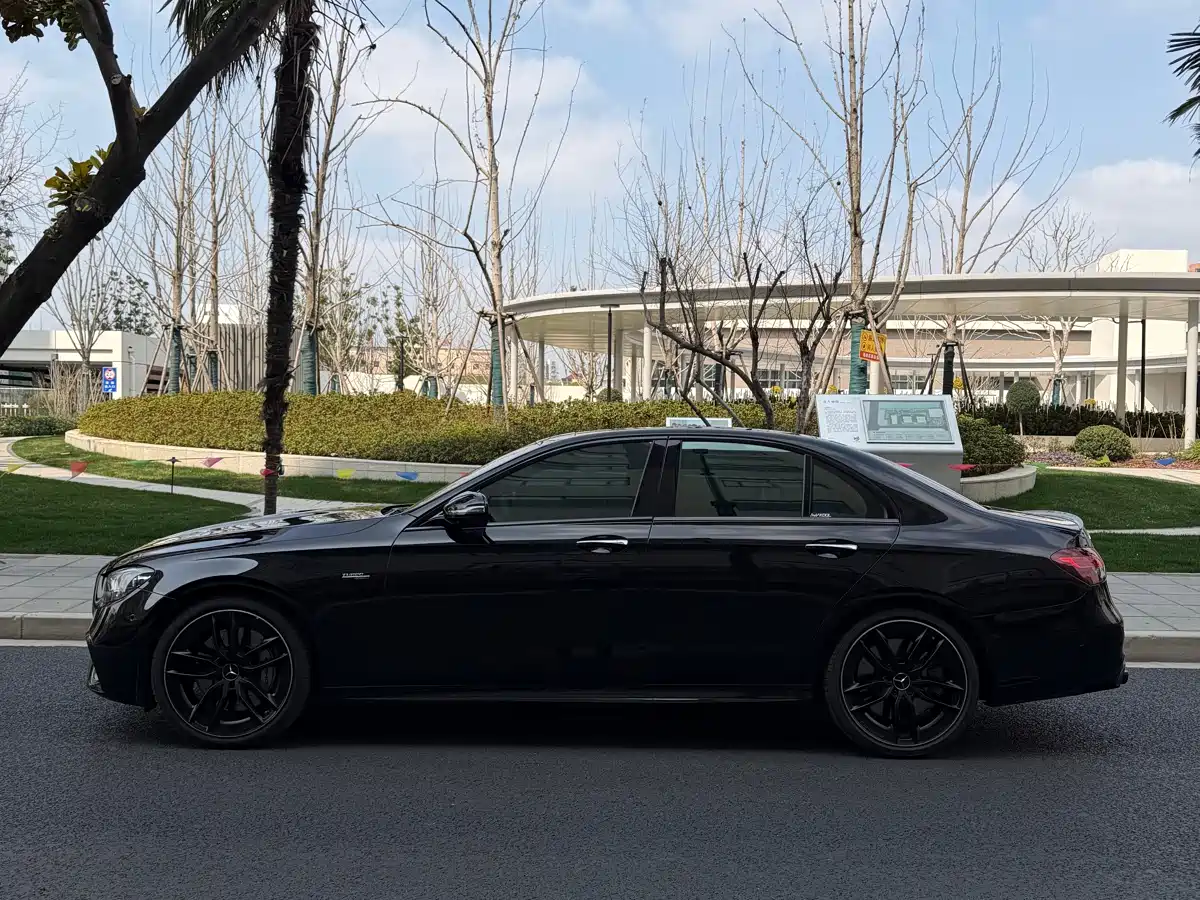 Mercedes-Benz E-Class AMG 2022 Facelift AMG E 53 4MATIC+ фото 3