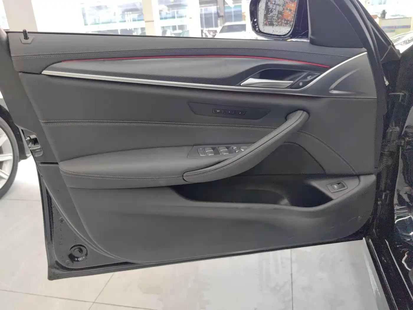 BMW 5 Series (Import) 2022 525i M Sport Package фото 4