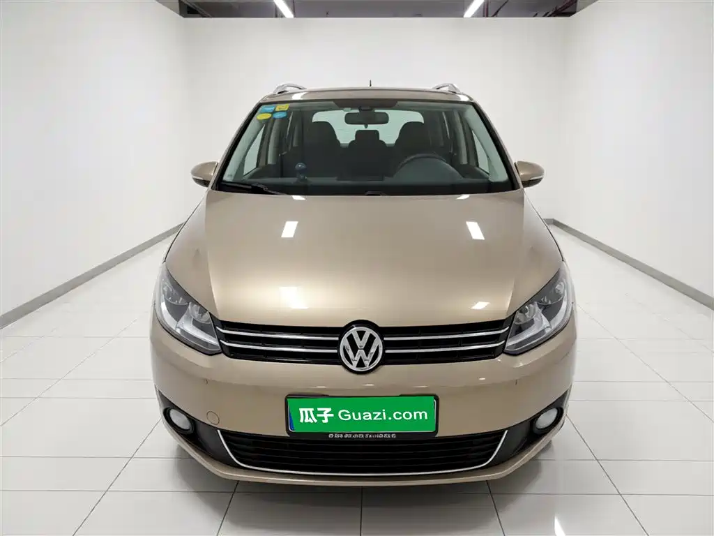 Volkswagen Touran 2015 1.4T DSG Comfort Edition 5-seater фото 3