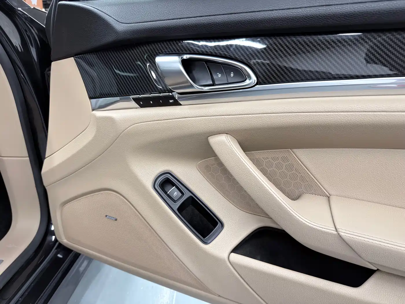 Porsche Panamera 2013 Panamera 4 Platinum Edition 3.6L фото 14