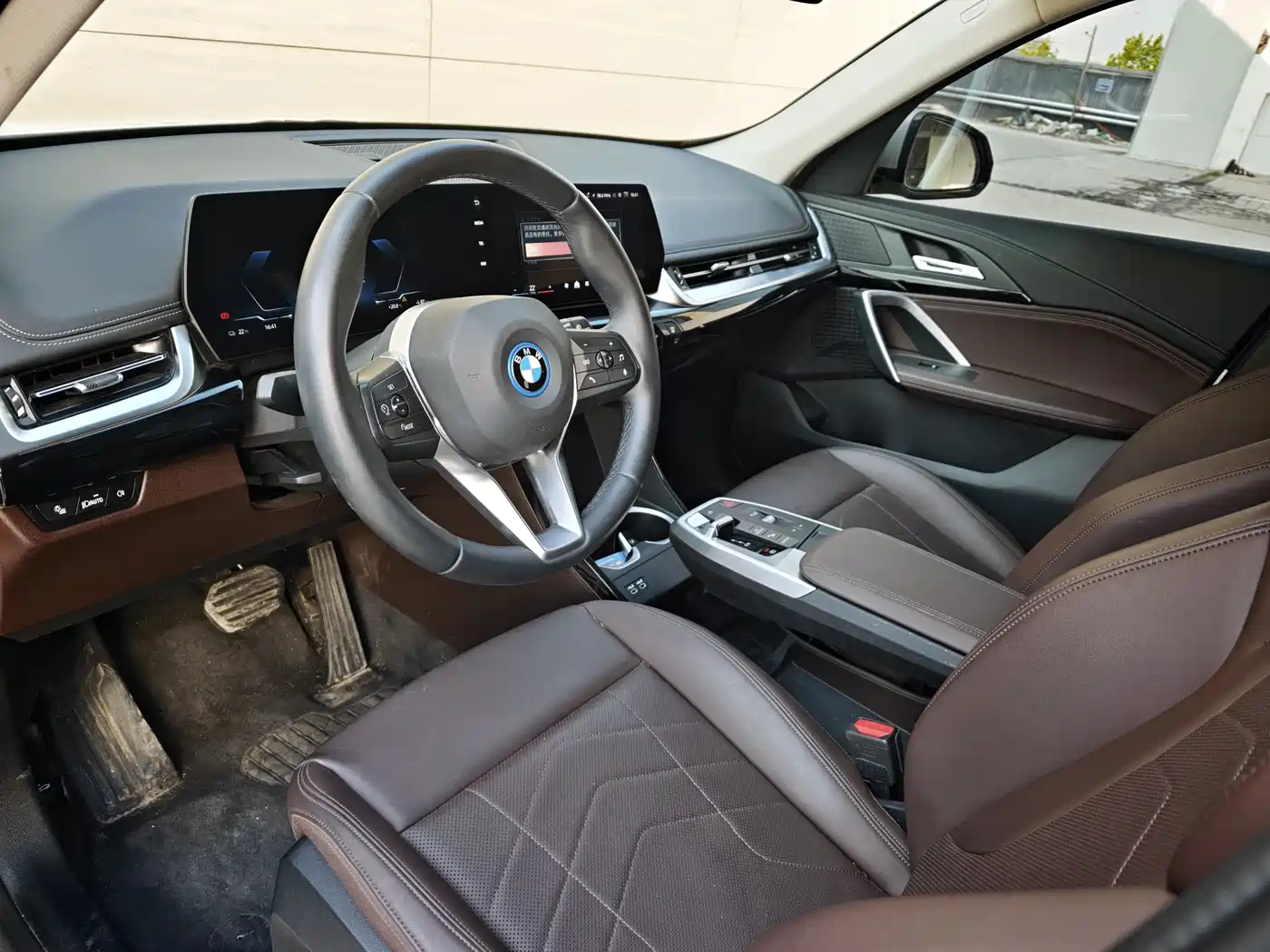 BMW iX1 2025 eDrive25L X Design Package фото 6