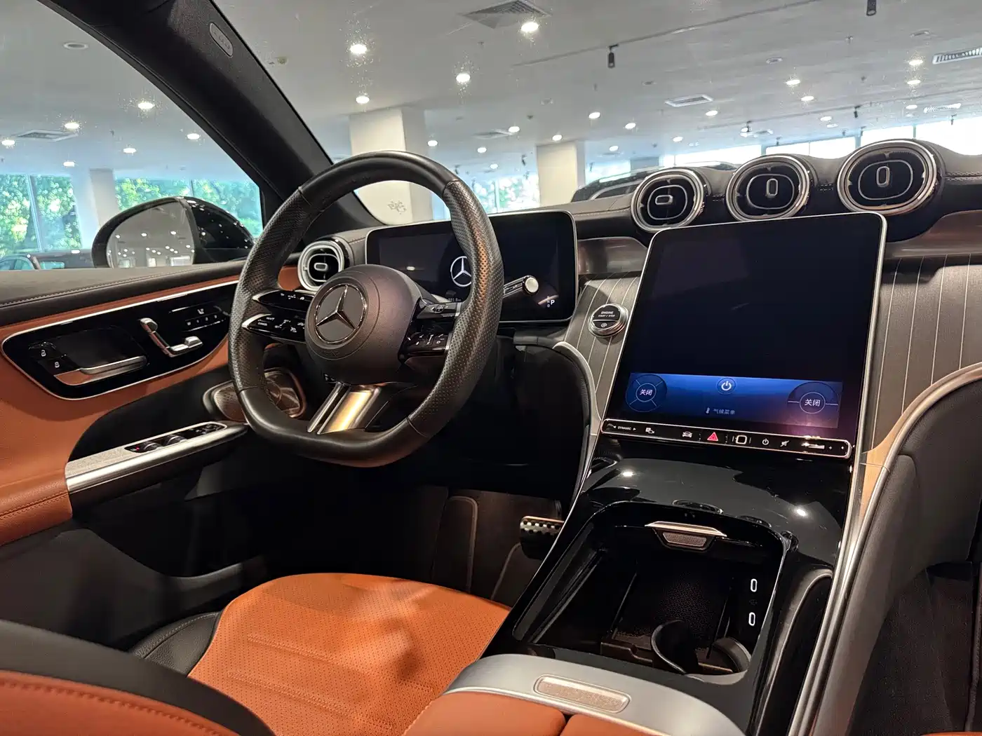 Фото 10 - Mercedes-Benz GLC Coupe