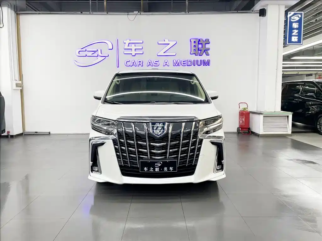 Toyota Alphard 2021 Hybrid 2.5L Premium фото 2