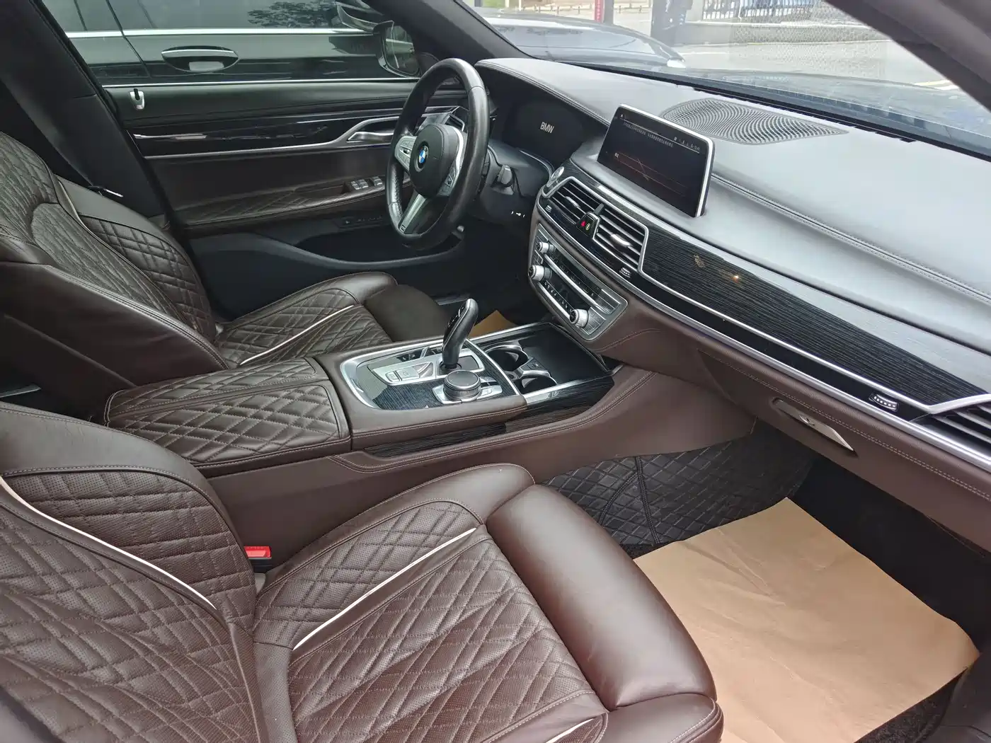 BMW 7 Series 2019 740Li Leading M Sport Package фото 4