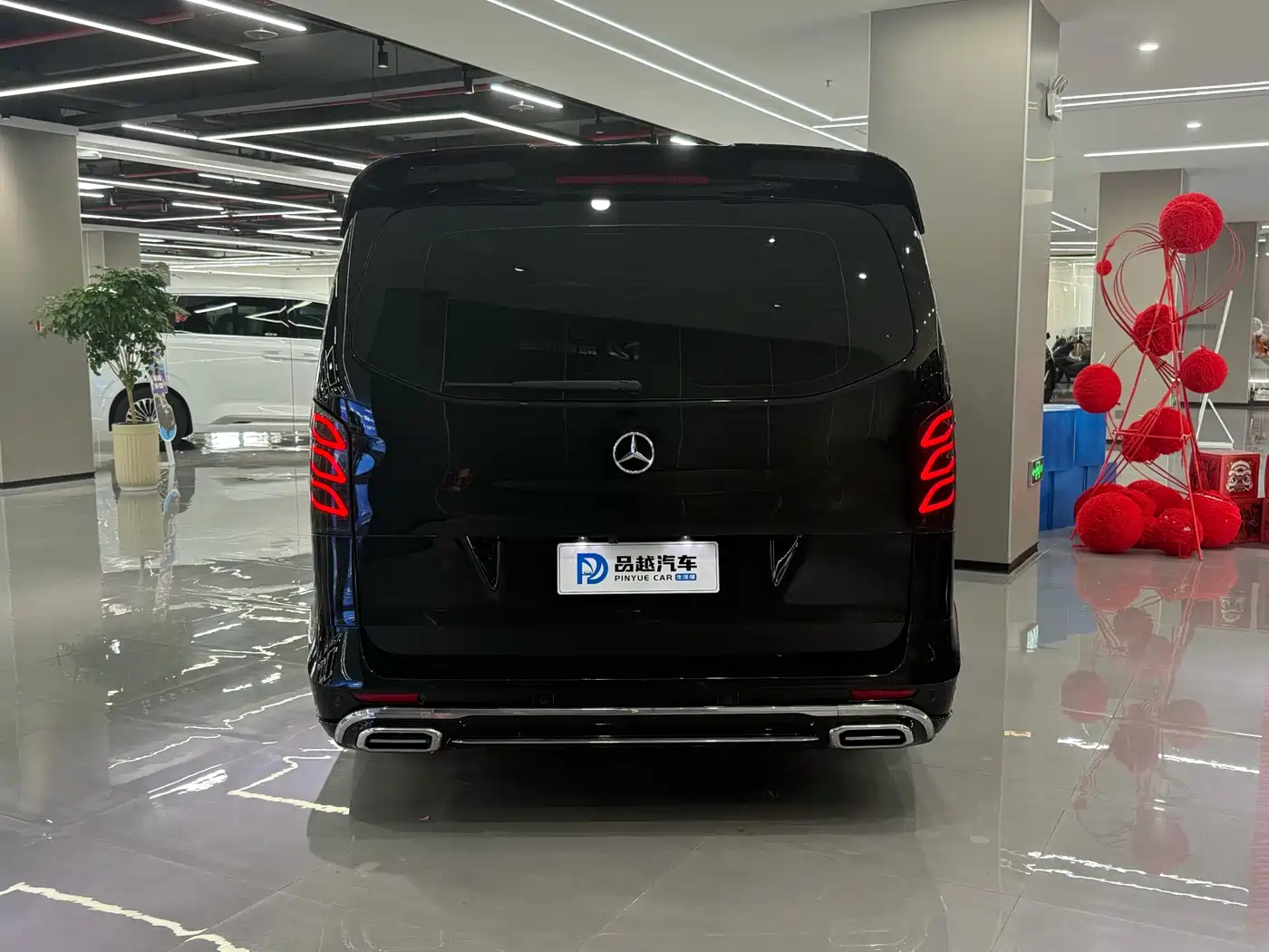 Mercedes-Benz Vito 2023 2.0T Business 7-Seater фото 4