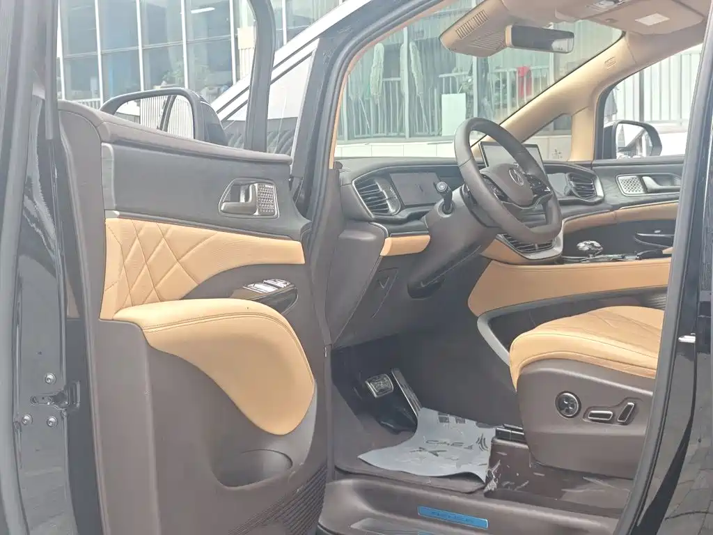 Denza D9 2025 2025 EV Smart Drive Edition 600 AWD Luxury