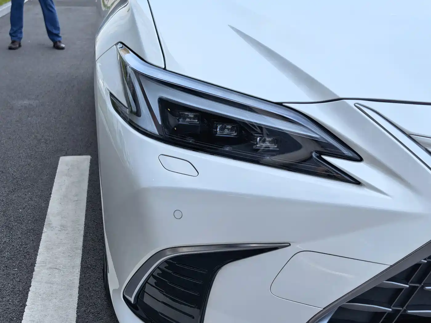Lexus ES 2025 2025 200 Ultimate Edition