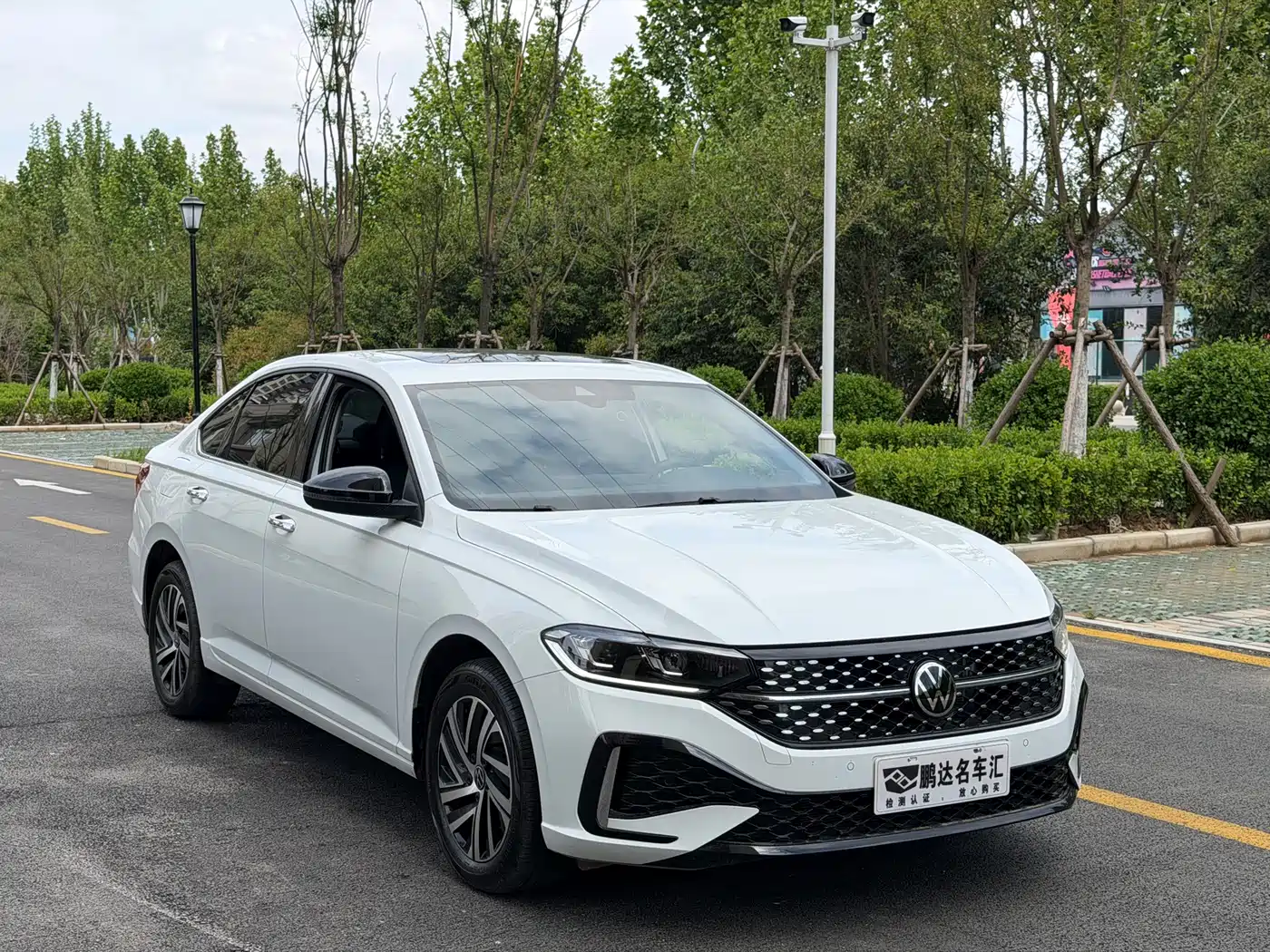 Volkswagen Lavida 2024 Model 300TSI DSG Starlight Leading Edition фото 3