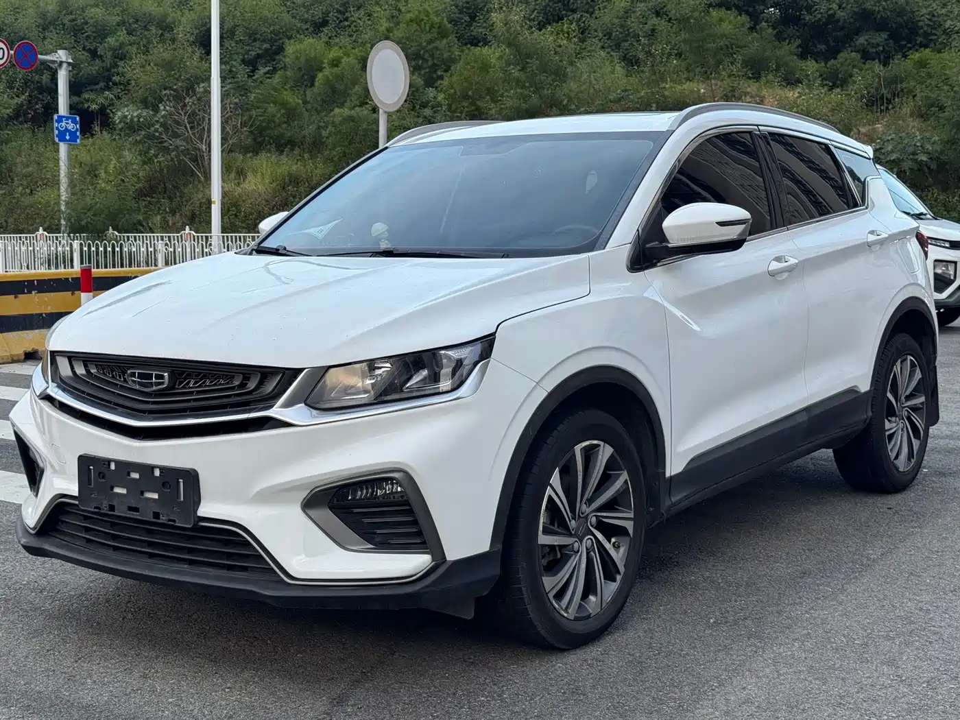 Фото 1 - Geely Coolray