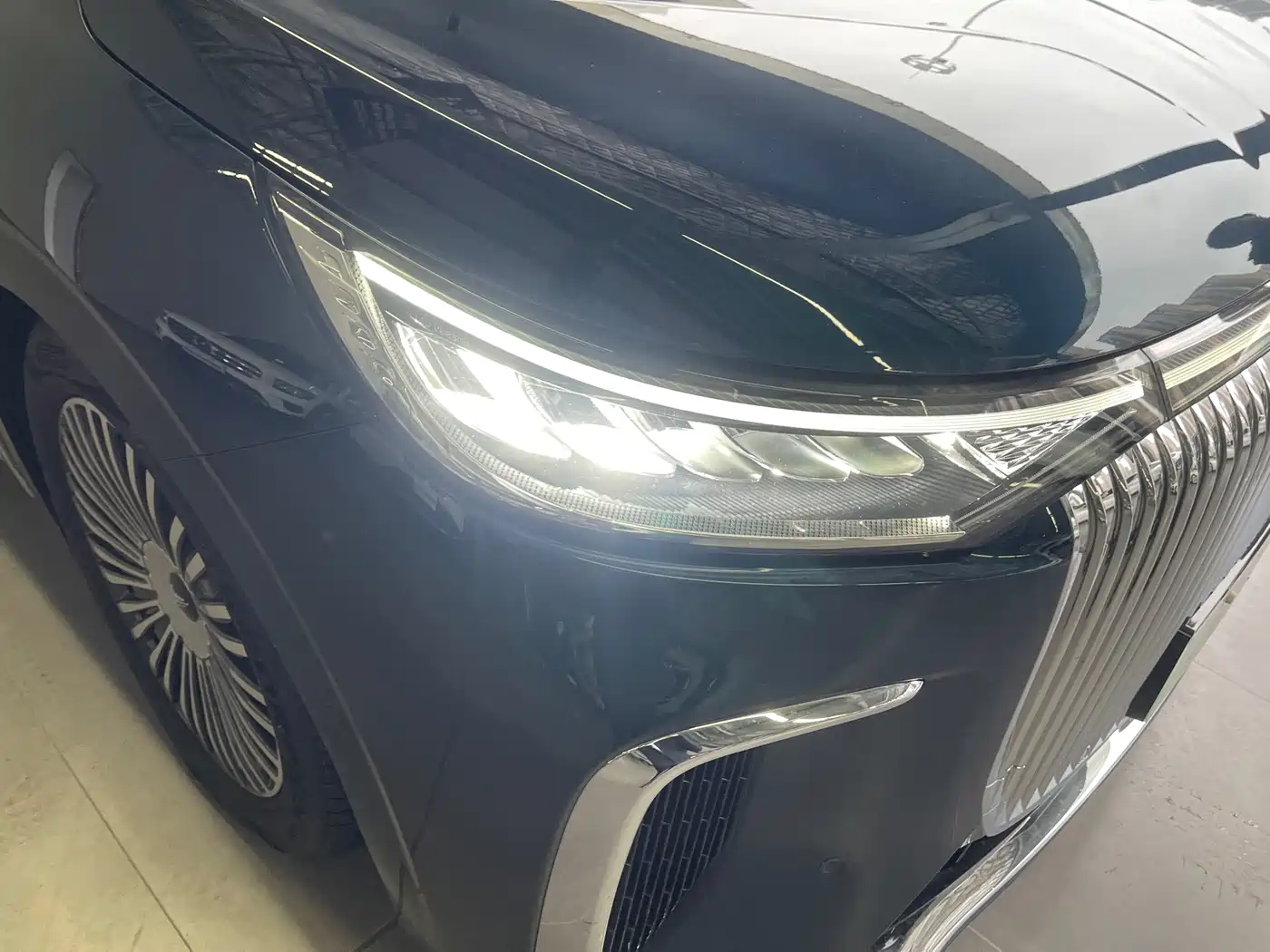 Voyah Dreamer 2025 2025 PHEV AWD Flagship Qian Kun Edition