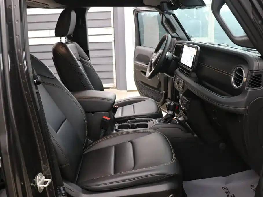 Jeep Wrangler 2024 2024 Model 2.0T Sahara Four-Door Version