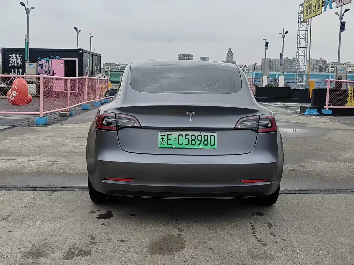 TESLA MODEL 3