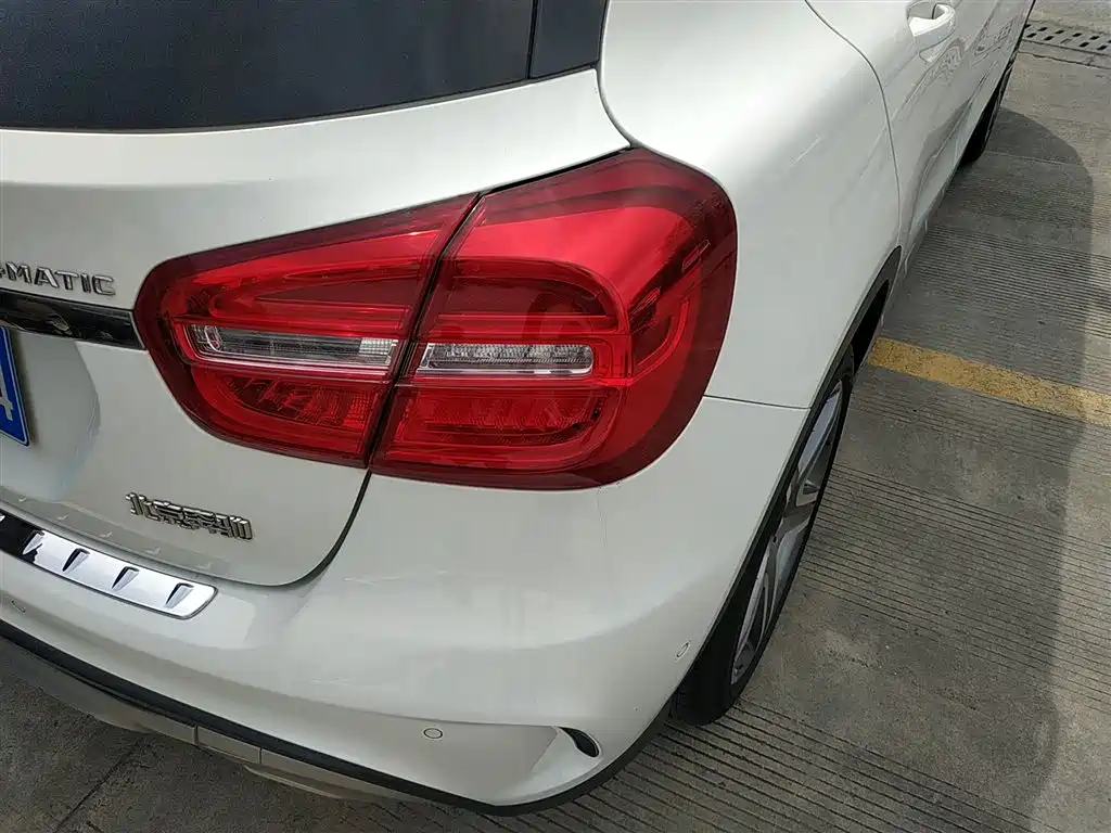 Mercedes-Benz GLA 2015 GLA 260 4MATIC Sport фото 8