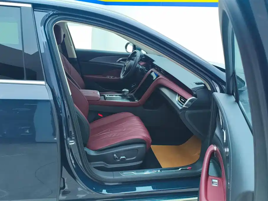Hongqi H5 2024 2.0T Automatic Smart Connect Flag Leader Edition фото 8