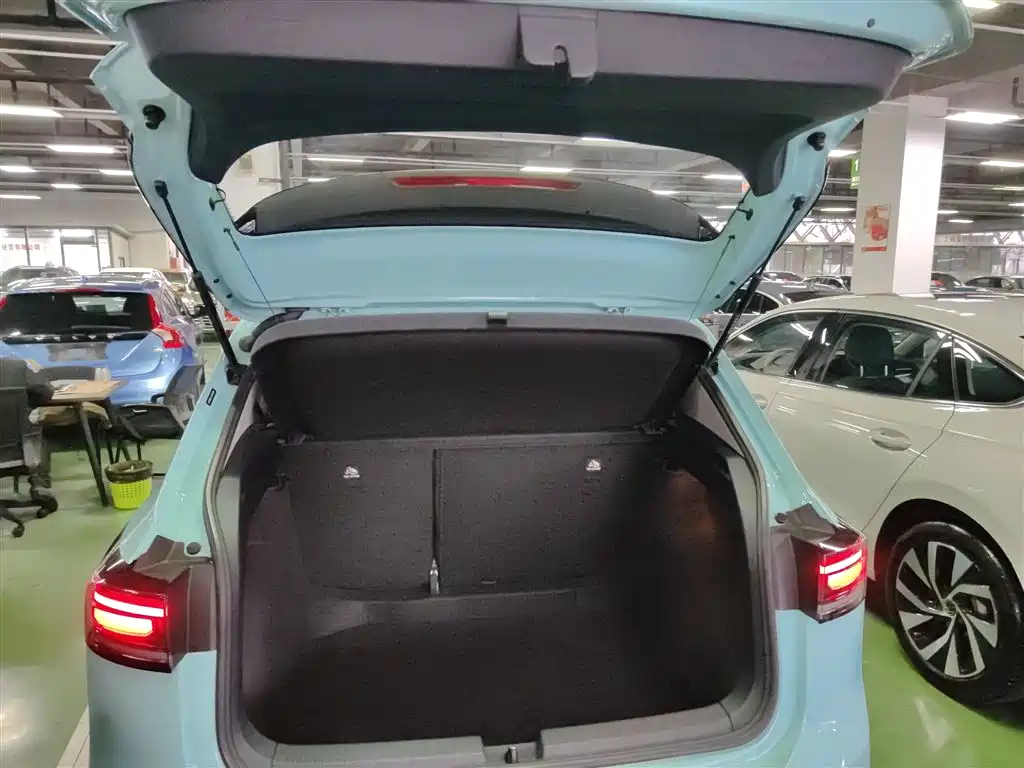 VOLKSWAGEN TUYUE