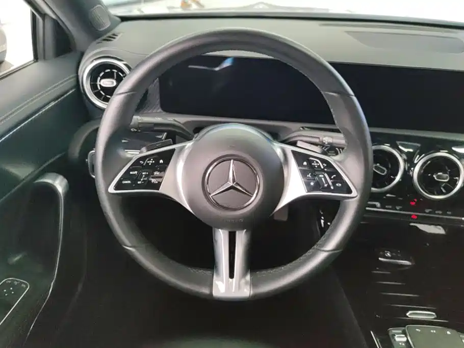 Mercedes-Benz A-Class 2023 A 200 L Dynamic фото 15
