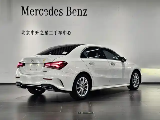 Mercedes-Benz A-Class 2020 Facelift A 200 L Sport Sedan Dynamic — фото 3